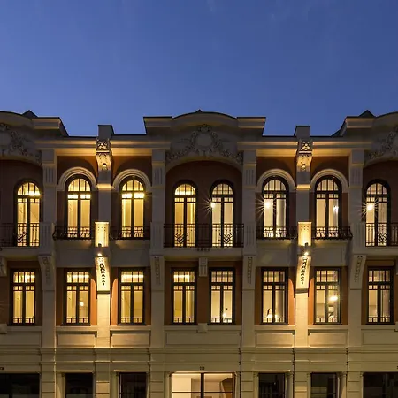 Thomaz Palace *